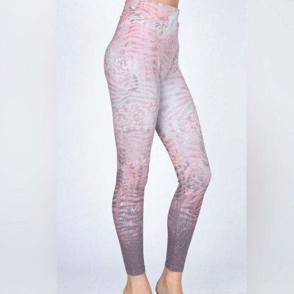 NWT M. Rena Light Grey Vintage T Athletic Pants Leggings - Picture 6 of 7